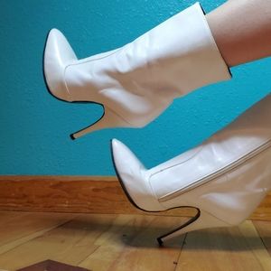 Vintage leather high heel booties